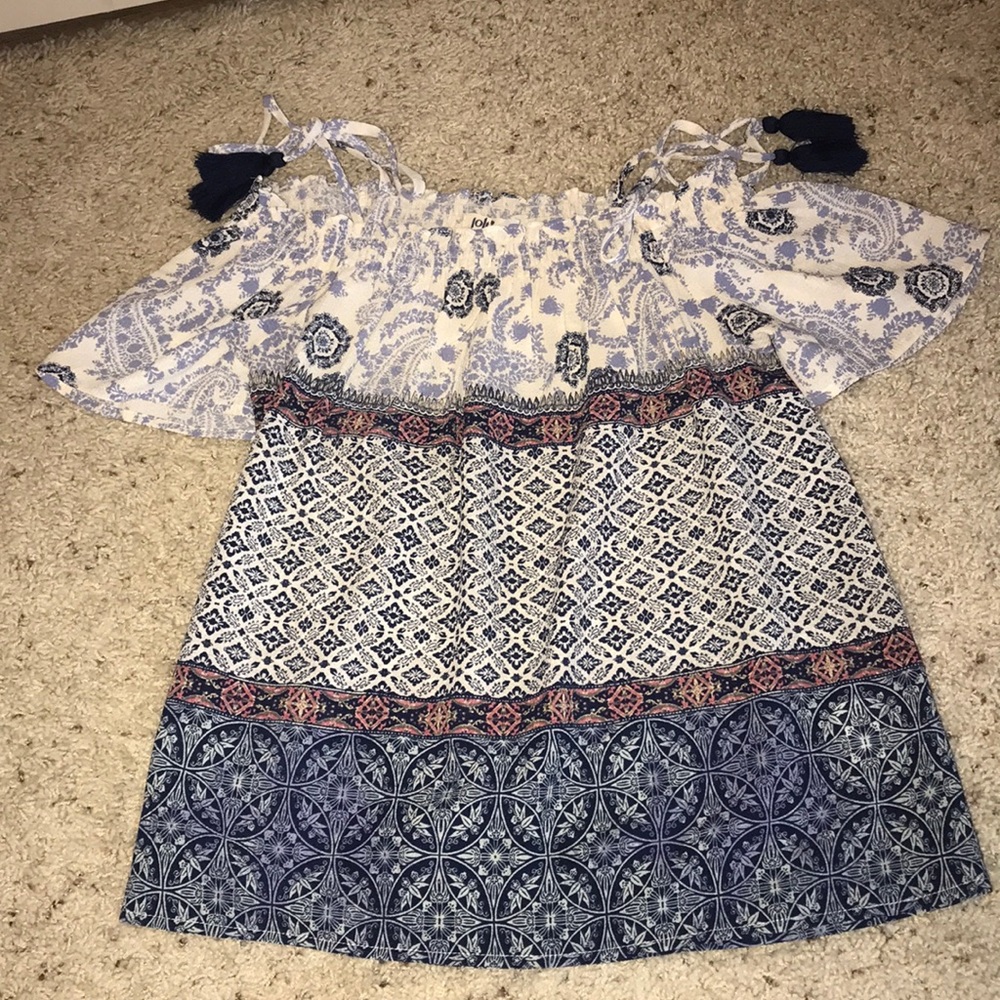 Off Shoulder blouse